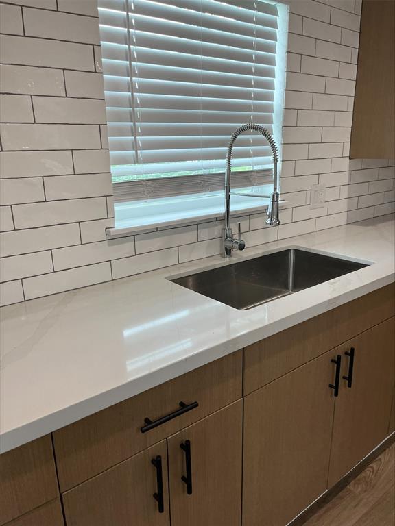 Foto del edificio - 15506 Elgin St