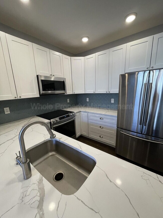 Foto del edificio - 2737 W Greens Dr