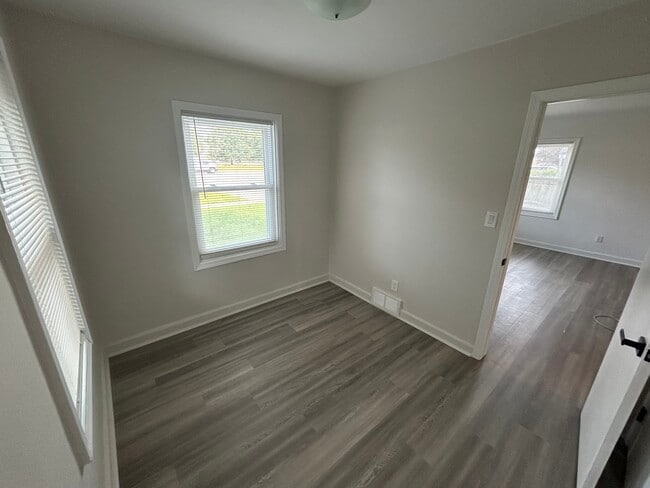 Bed 1 - 12161 Inkster Rd