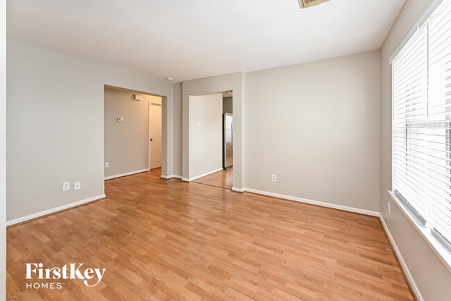 Building Photo - 7234 River Pines Dr
