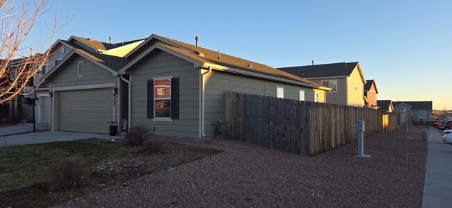 Falcon- Low Maintenance Ranch Style Home! - Falcon- Low Maintenance Ranch Style Home!