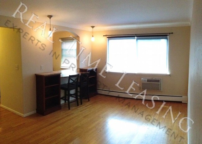Foto del edificio - 656 Ashland Ave