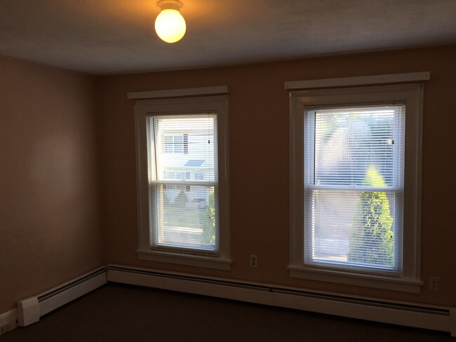 Foto del edificio - 4 Bedroom Single Family in Hamden!!