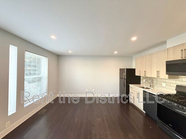 Foto del edificio - 1605 F St NE