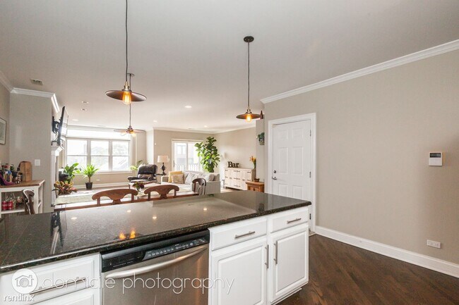 Foto del edificio - 2 br, 2 bath Condo - 1712 W North Ave