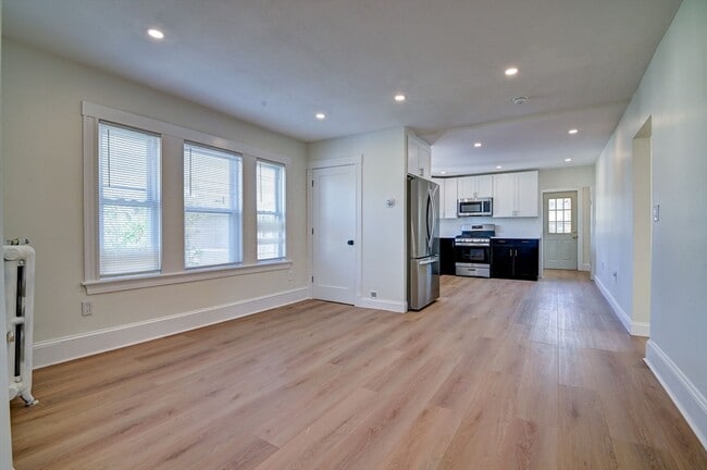 Building Photo - 144 Jaques St