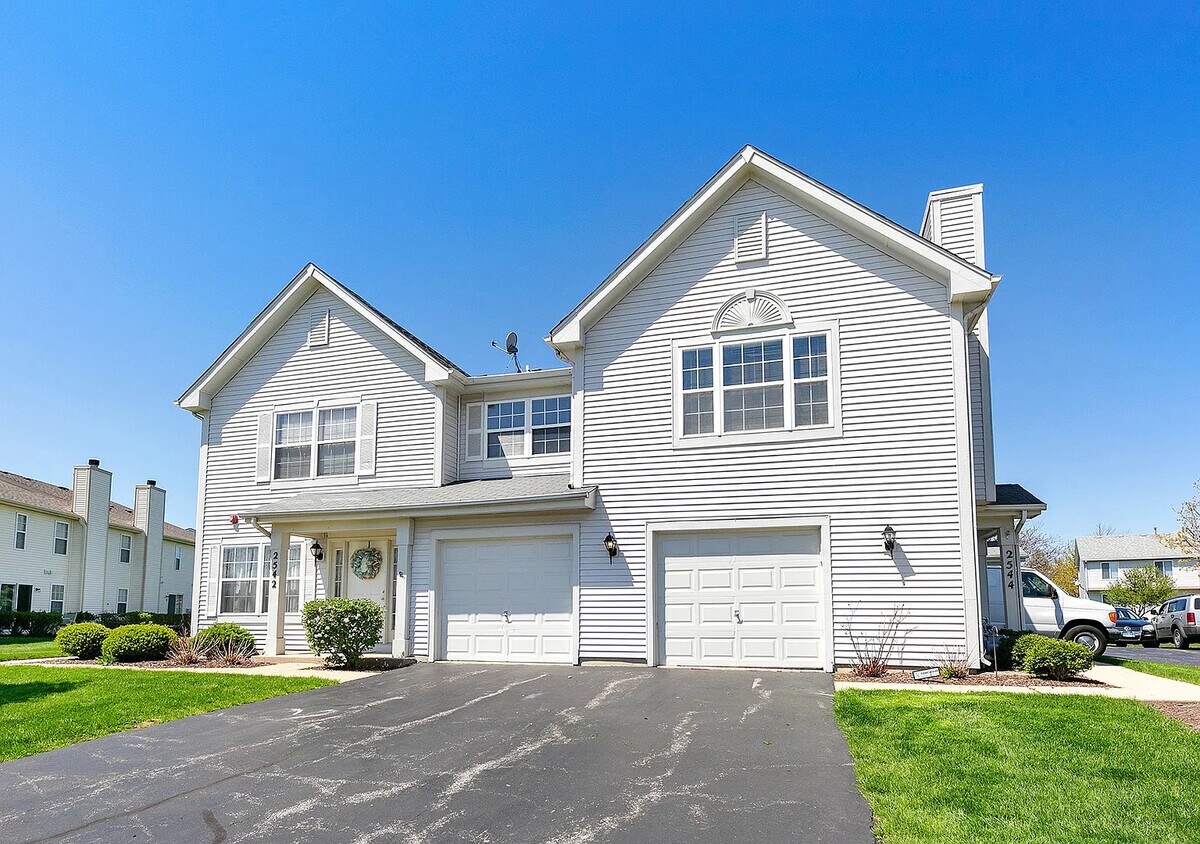 Foto principal - 2544 Dickens Dr