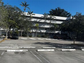 Building Photo - 17255 SW 95th Ave