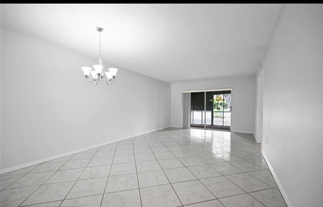 Foto del edificio - 7501 Trent Dr
