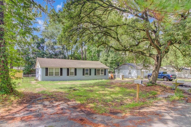Building Photo - Charming Ranch Duplex in Central Charleston
