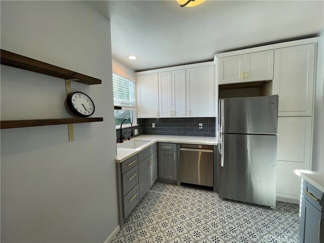 Foto del edificio - 4447 E 14th St