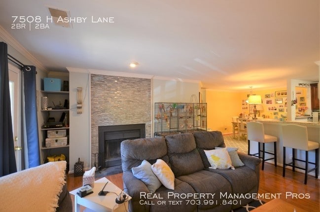 Building Photo - Beautifully Remodeled Kingstowne Condo!