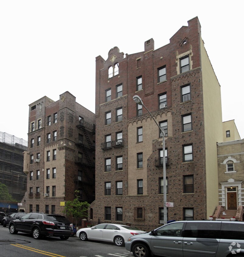 Foto del edificio - 8701 Ridge Blvd