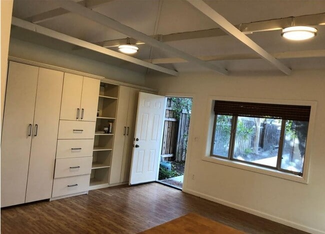 Living Room - 6100 Longridge Ave