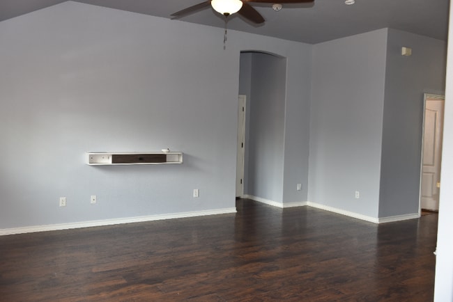 Building Photo - 6145 Ortiz Dr