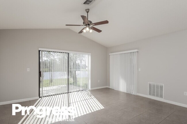 Foto del edificio - 500 Lost Creek Ct