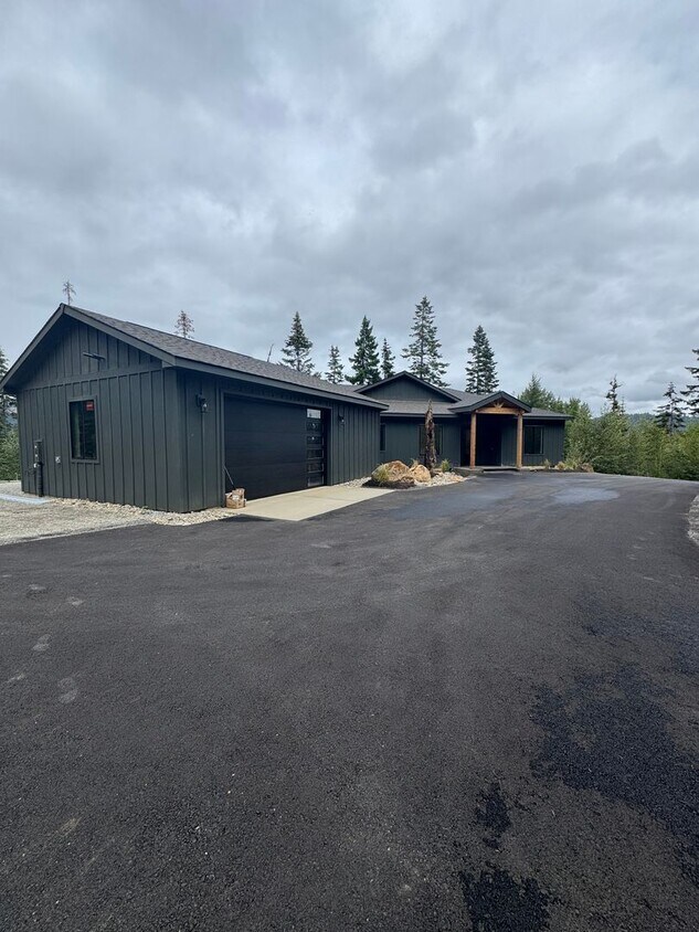 Foto principal - Luxury Rural Home Close to Town for Lease