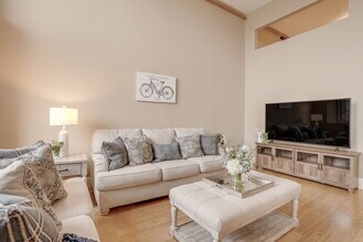 Building Photo - Lofts at Mill West