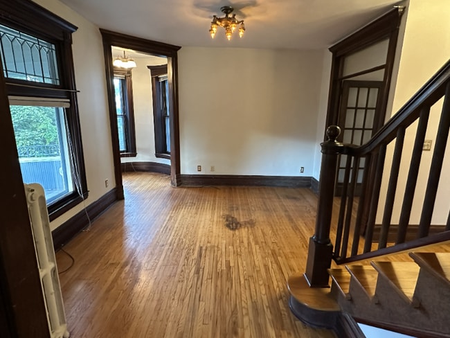 Building Photo - 800 Hague Ave