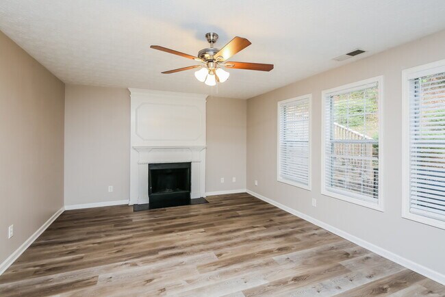 Building Photo - 2500 Pendergrass Ln