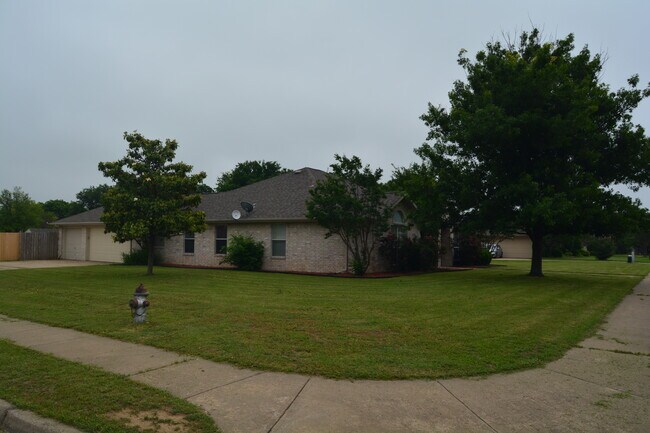 Building Photo - 6410 Sun Crest Ct