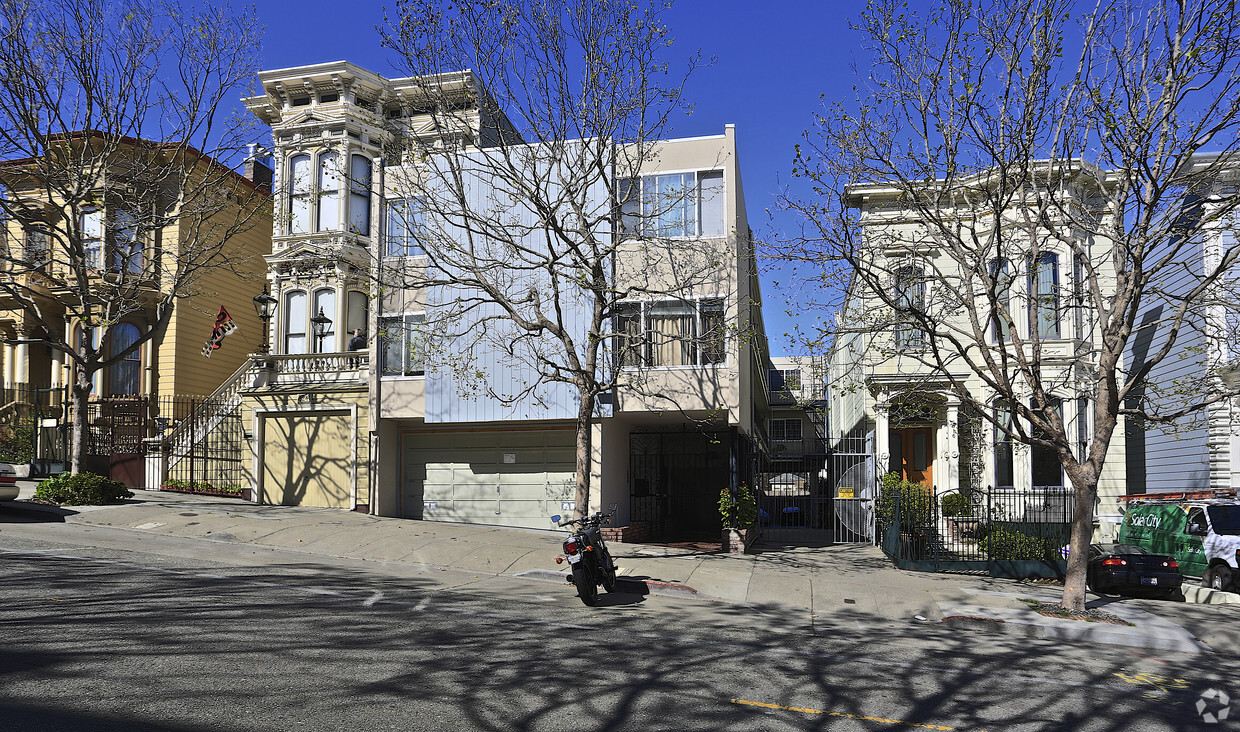Building Photo - 822 Grove St