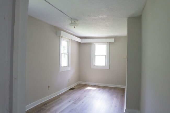 Photo - Cute Little Country Home!