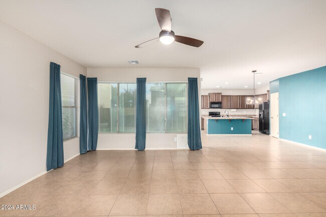 Foto del edificio - 3464 S Bluejay Dr