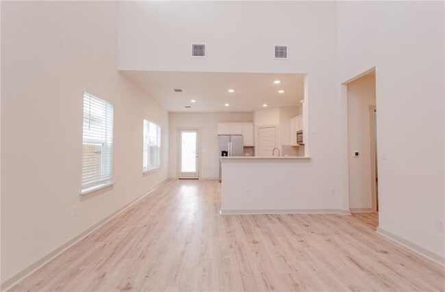 Building Photo - 10817 Tildon Ave