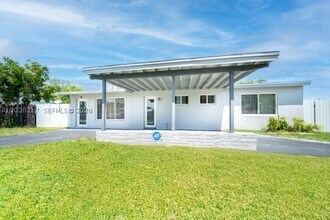 Building Photo - 1720 SW 64th Ave
