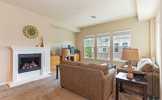Foto del edificio - Gorgeous South Reno Condo w/ Some Paid Uti...
