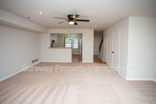 Foto del edificio - 137 Brent Ct