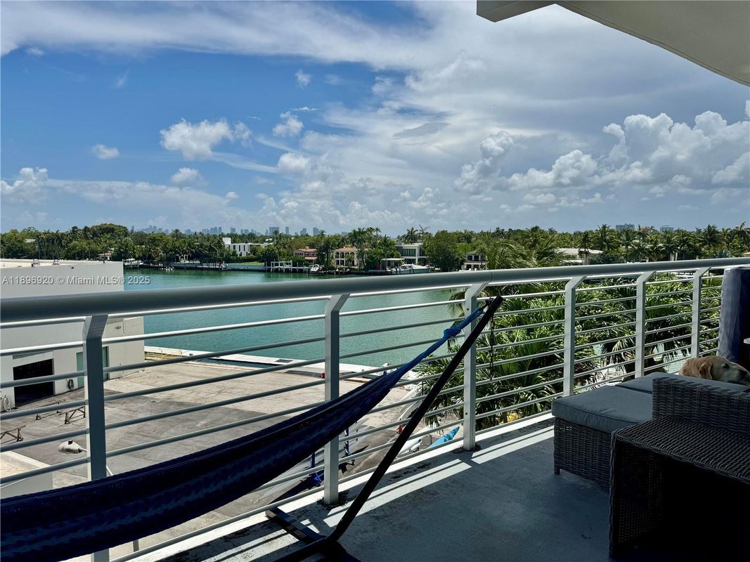 Foto principal - 6580 Indian Creek Dr