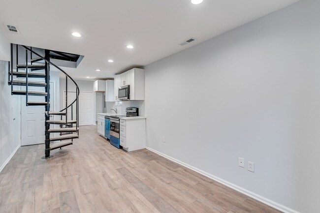 Building Photo - Brand New Luxury Temple Apartments