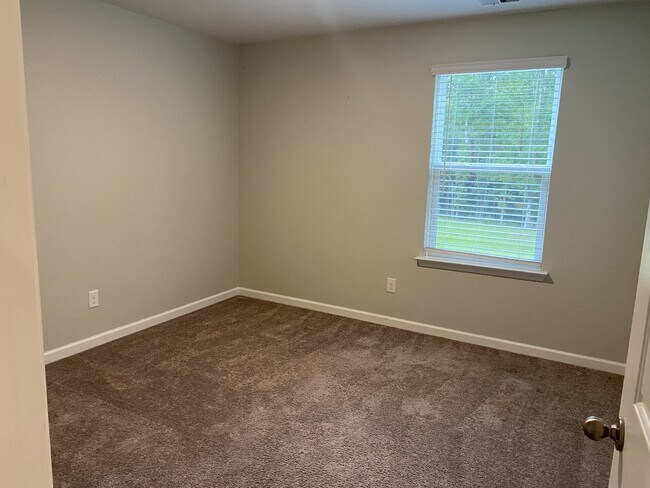 Foto del edificio - 423 High Ridge Ct