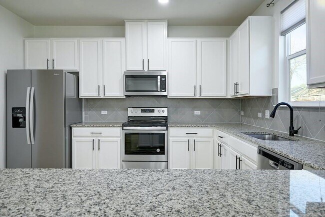 Building Photo - 816 Emory Tree Dr