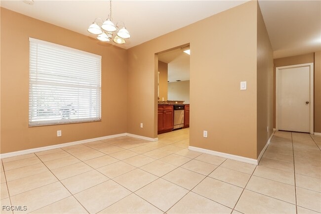 Building Photo - 15619 Sunny Crest Ln