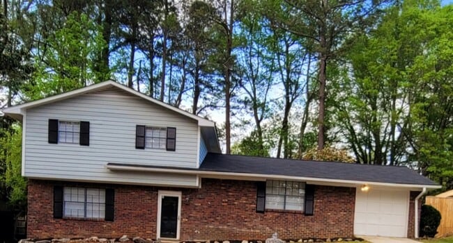Building Photo - 2915 Lajean Dr
