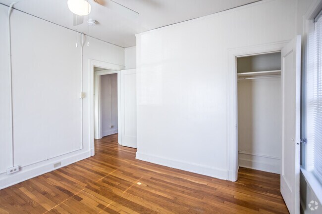 1 HAB, 1 BA - 810 ft² - Parkside Poplar Apartments