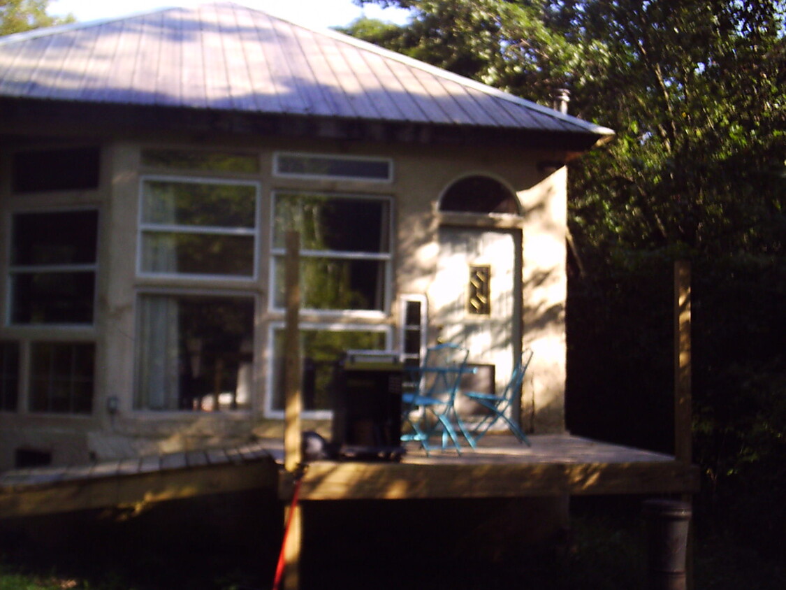Building Photo - 11097 Frasure Helber Rd