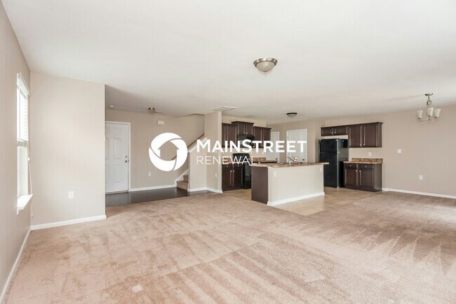 Building Photo - 4 Bedroom Pet-Friendly Home in Charlotte, NC with Main Street Renewal