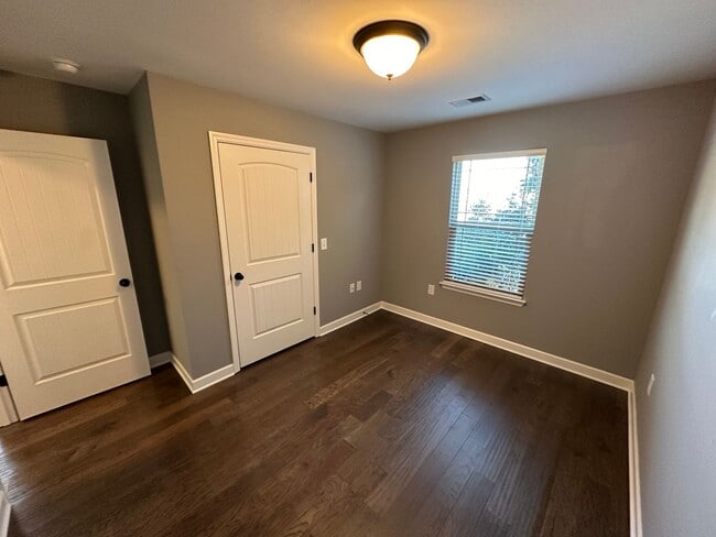 Foto del edificio - FOR LEASE - 3 bed, 2 bath, 1,128 sqft single family home!