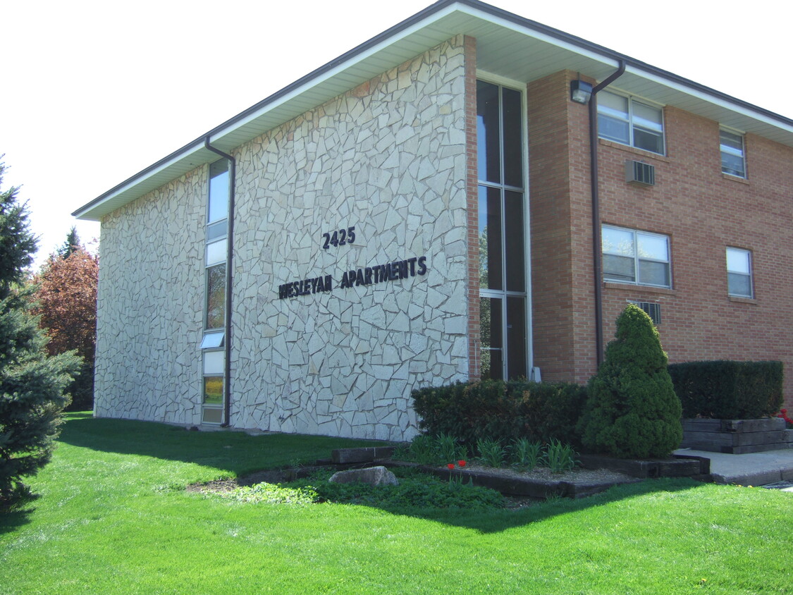 Primary Photo - 2425 Wesleyan Ave