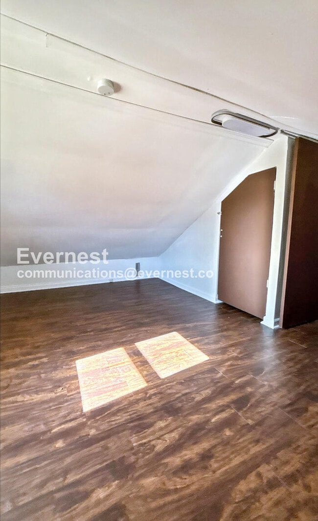 Foto del edificio - 3 Bed/2 Bath Home with Fenced Yard / Available Now!