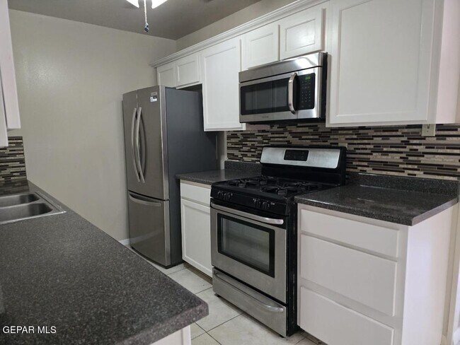 Building Photo - 5121 Alps Dr