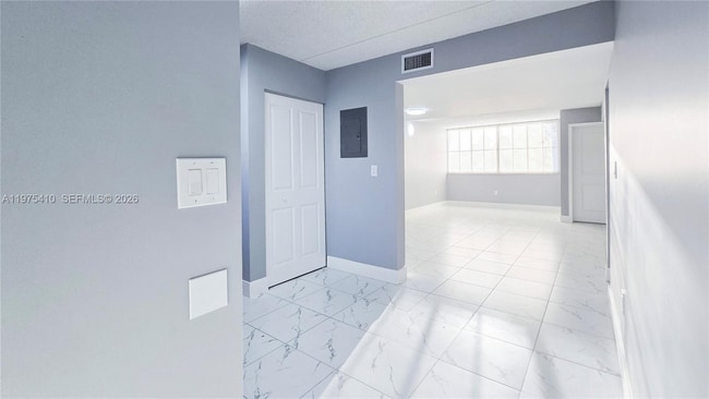 Foto del edificio - 6045 NW 186th St