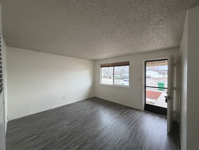 Building Photo - NE134-Robinson, Lorenz