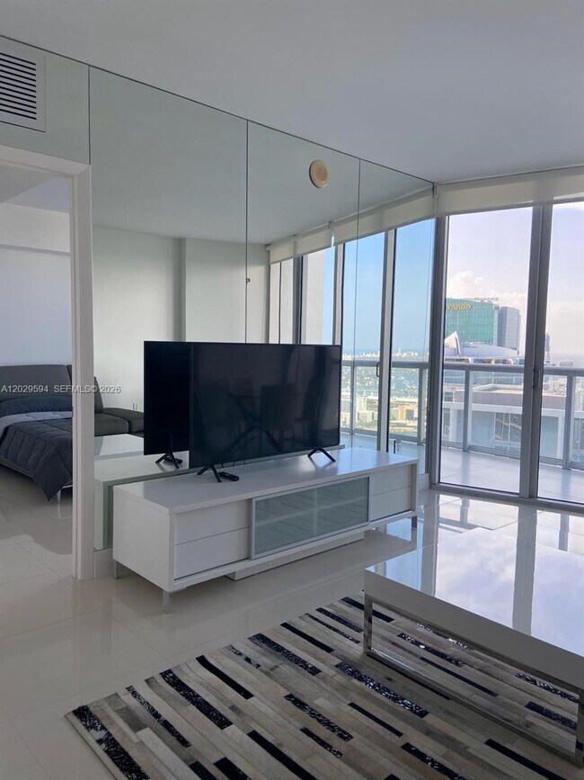 Foto del edificio - 495 Brickell Ave
