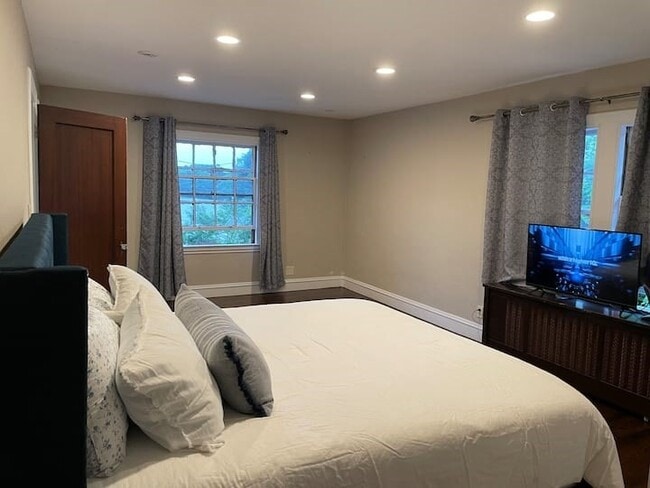 Foto del edificio - 108 Dexter Rd