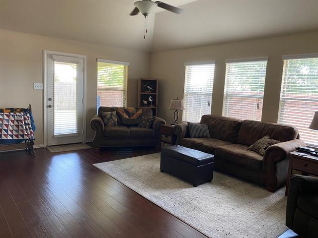 Foto del edificio - 5800 Valley Haven Way